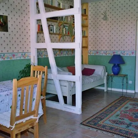 Cosy Au Coeur De La Foret D'argonne - Fr-1-585-139 Bed & Breakfast *